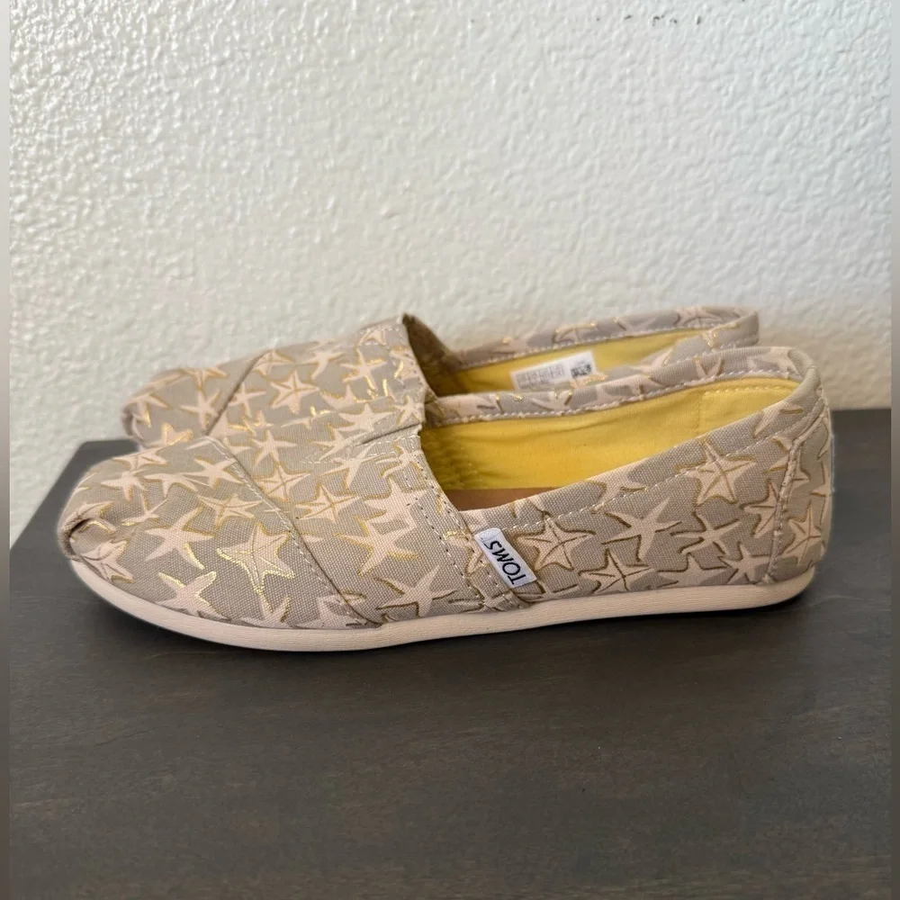 Toms Classic Starfish Women’s Slip-On Size 7